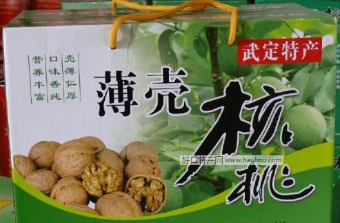 䶨